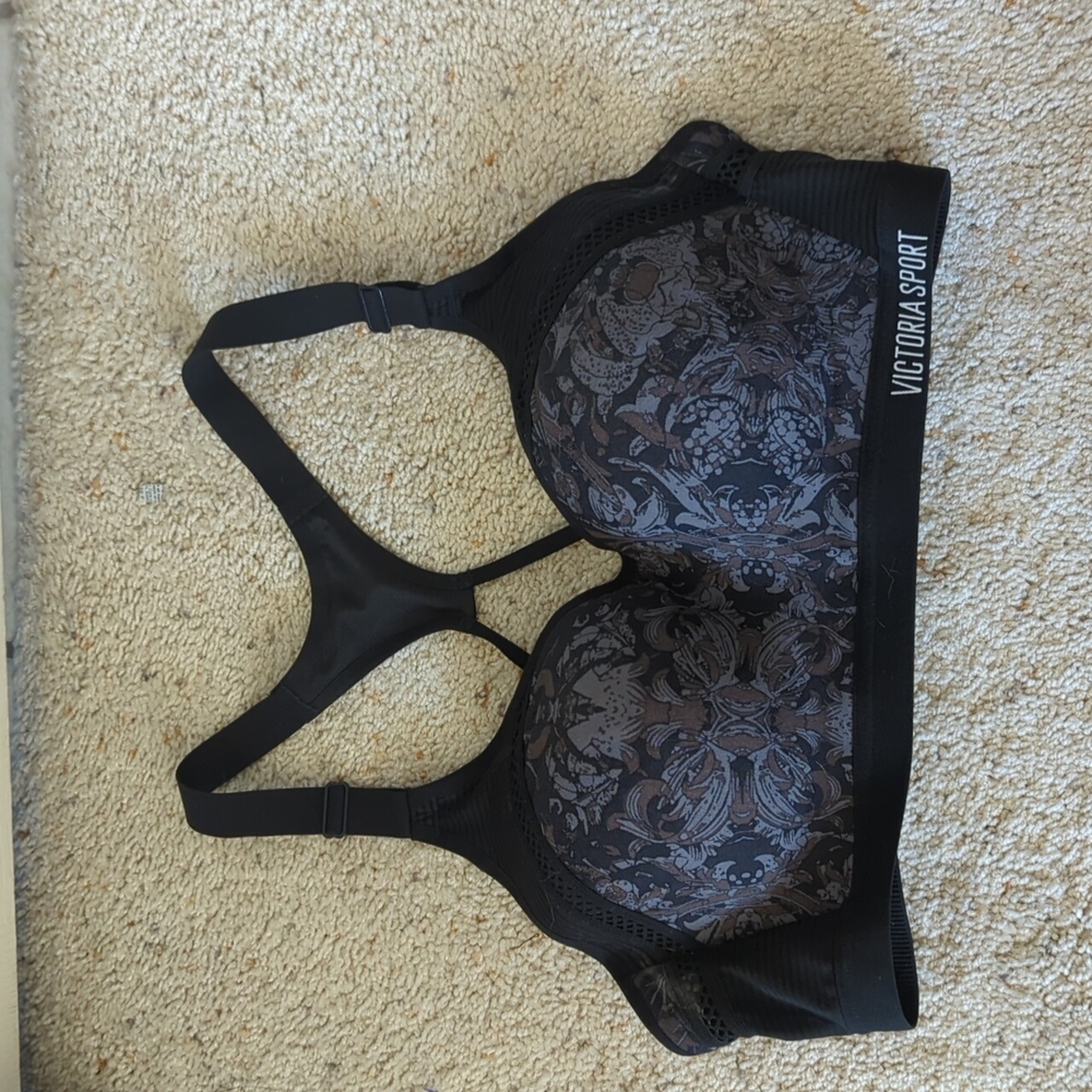 VS Sport sports bra